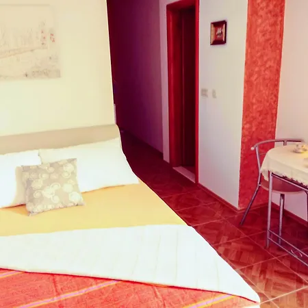 And Ciovo 3* Okrug Gornji